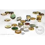 A collection of forty assorted ladies powder compacts to include gilt metal,