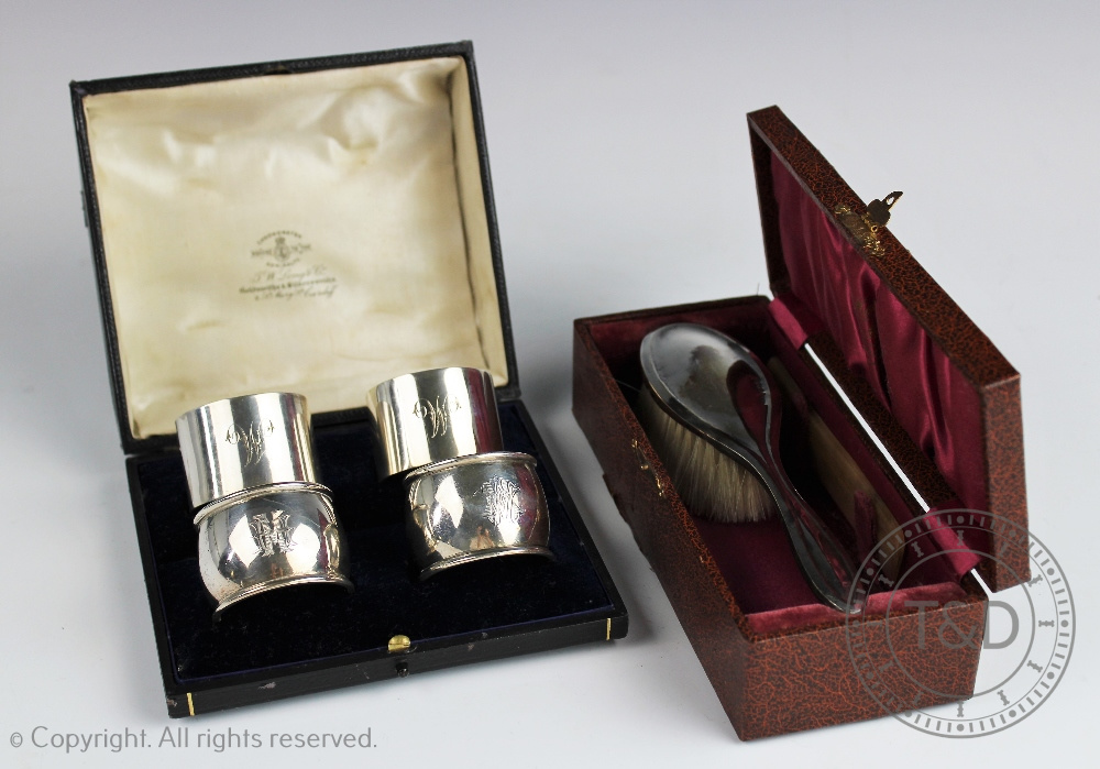 A selection of small silver, comprising, six assorted napkin rings, - Image 2 of 2