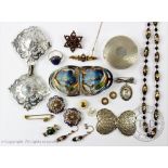 A collection of silver and jewellery, to include; an amethyst set bar brooch,