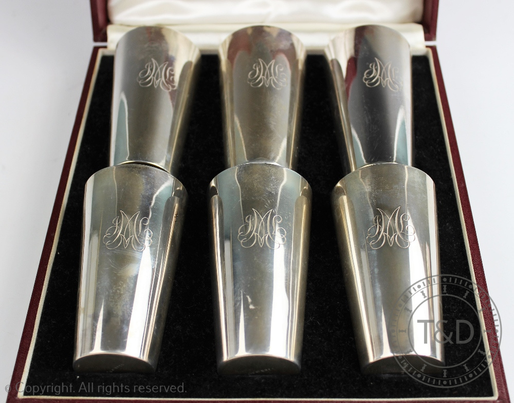 A set of six German 800 standard silver beakers, - Image 3 of 4