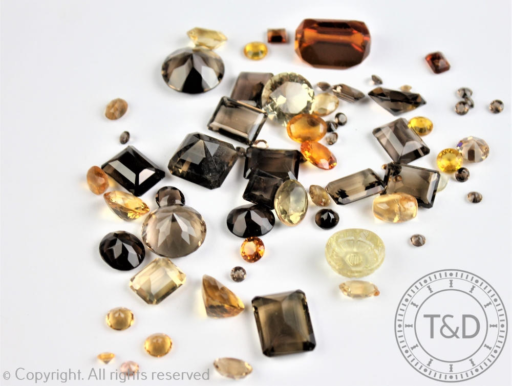 A collection of un-mounted quartz gemstones, to include; amethyst, - Image 2 of 2