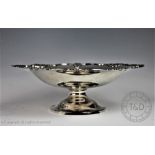 A silver pedestal bowl, Elkington & Co, Birmingham 1919,