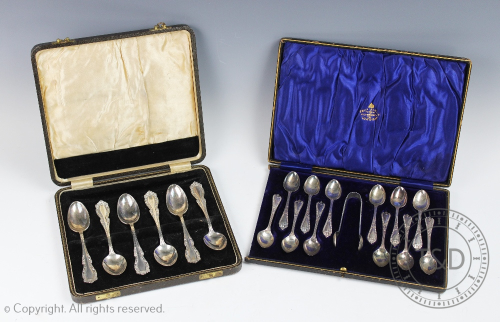 A cased set of twelve silver teaspoons and sugar nips, Sheffield 1905,