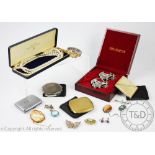 A small selection of jewellery and watches, to include a 9ct gold wristwatch,
