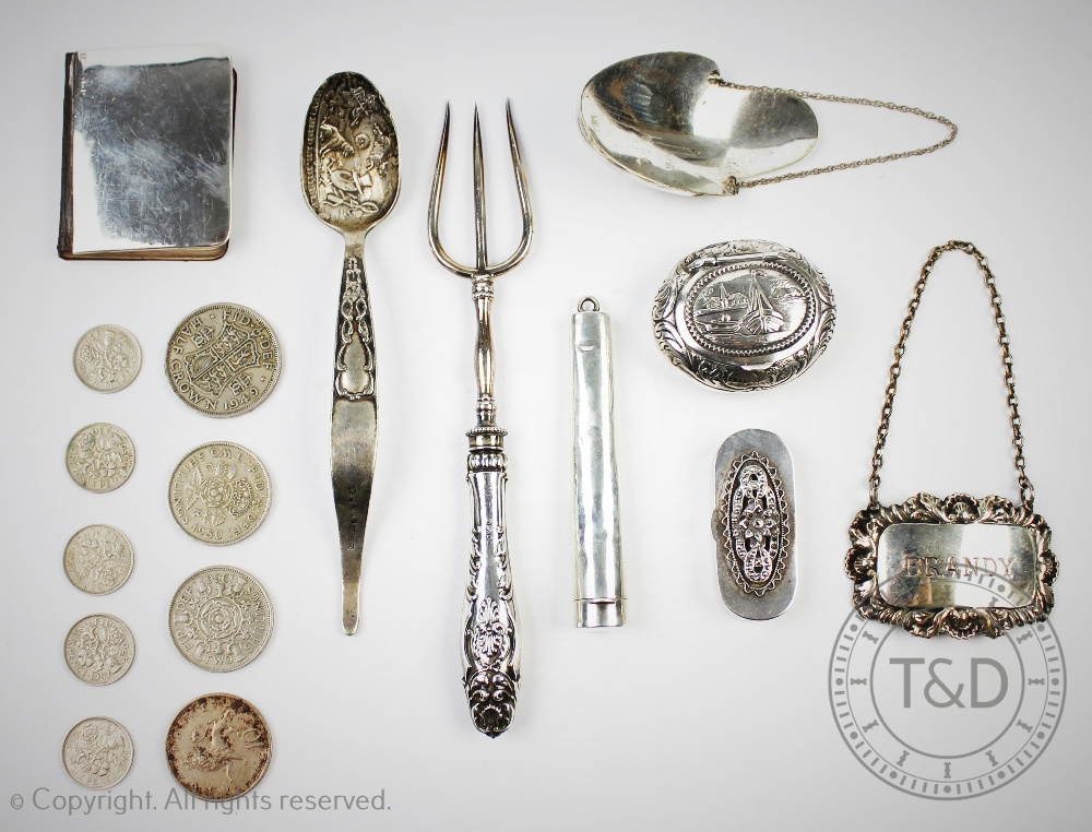 A selection of silver objects of virtue to include a Dutch silver oval snuff box embossed with