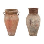 DUE GIARE in terracotta. Sicilia primi '900 Misure: h cm 56 - h cm 58