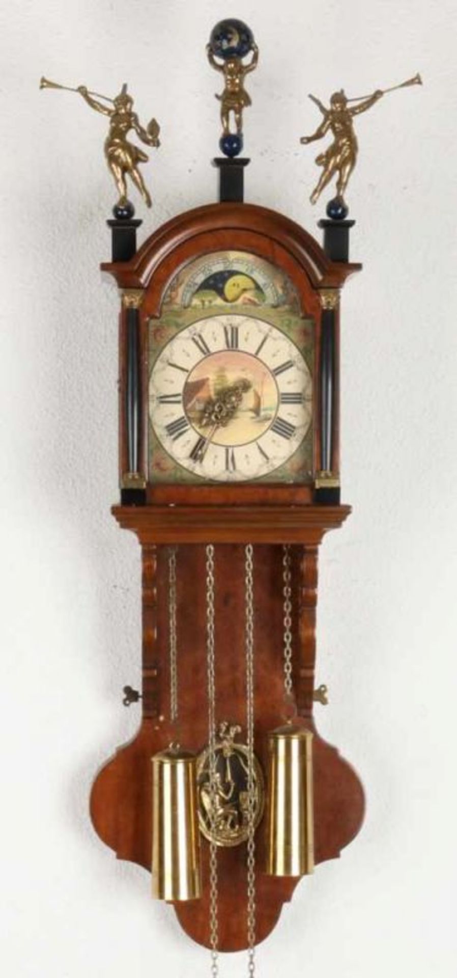Small carrot nuts Frisian tail clock with moon stand. Second half of the 20th century. Size: 79