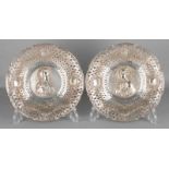 Two German round silver (800/000) portrait dishes with a performance by Friedrich Wilhelm1 and