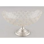 Oval crystal fruit bowl on silver base, 835/000. Fruit bowl with Russian cut placed on a round