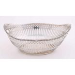 Silver bonbon basket, 925/000, oval-patterned model with double row of ajour poles motif with