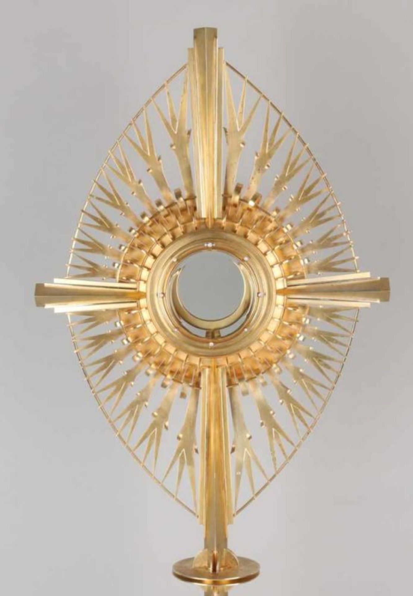 Beautiful silver plated monstrance, 833/000, made by Brom Utrecht. Marquis style with sawn curls and - Image 3 of 3
