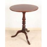 19th Century small mahogany Pembroke side table with three-legged leg. Size: 70 x 53 x 39 cm. In