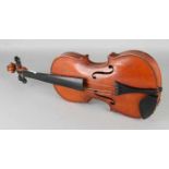 Old / antique violin. First half of 20th century. Size: 56 cm. In good condition. Alte / antike