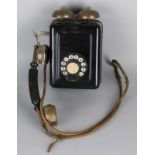 Antique pre-war phone. Hang model. Size: 36 x 23 x 14 cm. In good condition. Antikes Vorkriegs-