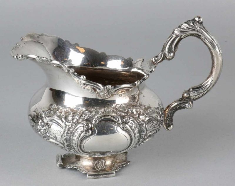 Silver tea can on comforter and creamer. 833/000, Tea can and cream can be richly decorated with - Image 3 of 3