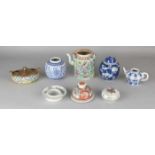 Lot of Chinese porcelain. 18th - 19th and 20th Century. Consisting of: Octagonal drawbar, damaged.