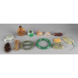 Lot diverse China, jade etc. Consisting of: Bracelet, amulets, figures, buckle, snuff bottles etc.