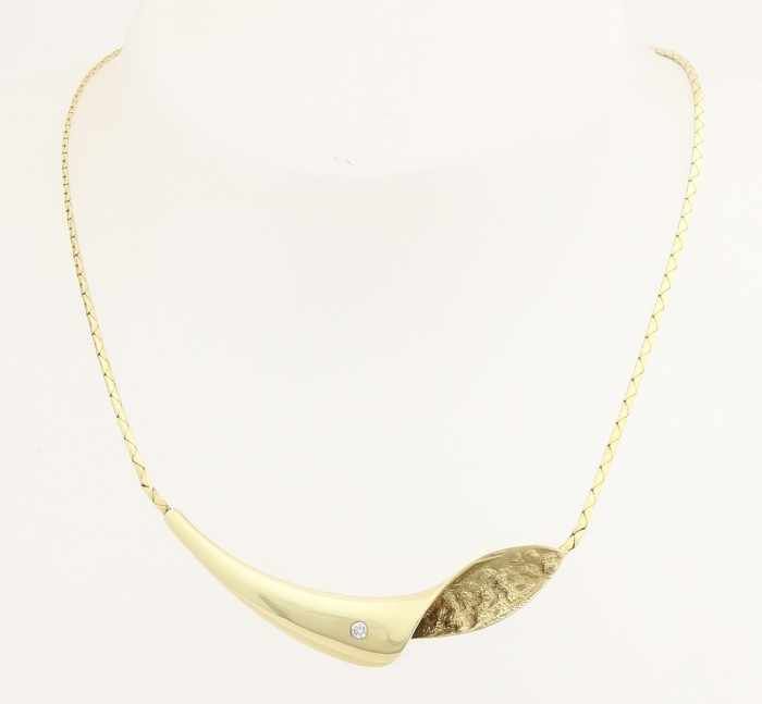 Elegant gold choker 585/000, poly / rough. Charisma choker, indura, organically shaped, with a broad