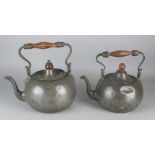 Two 18th century tin kettles with bottom stamps. Dimensions: ø 18 - ø 19 cm. In reasonable / good