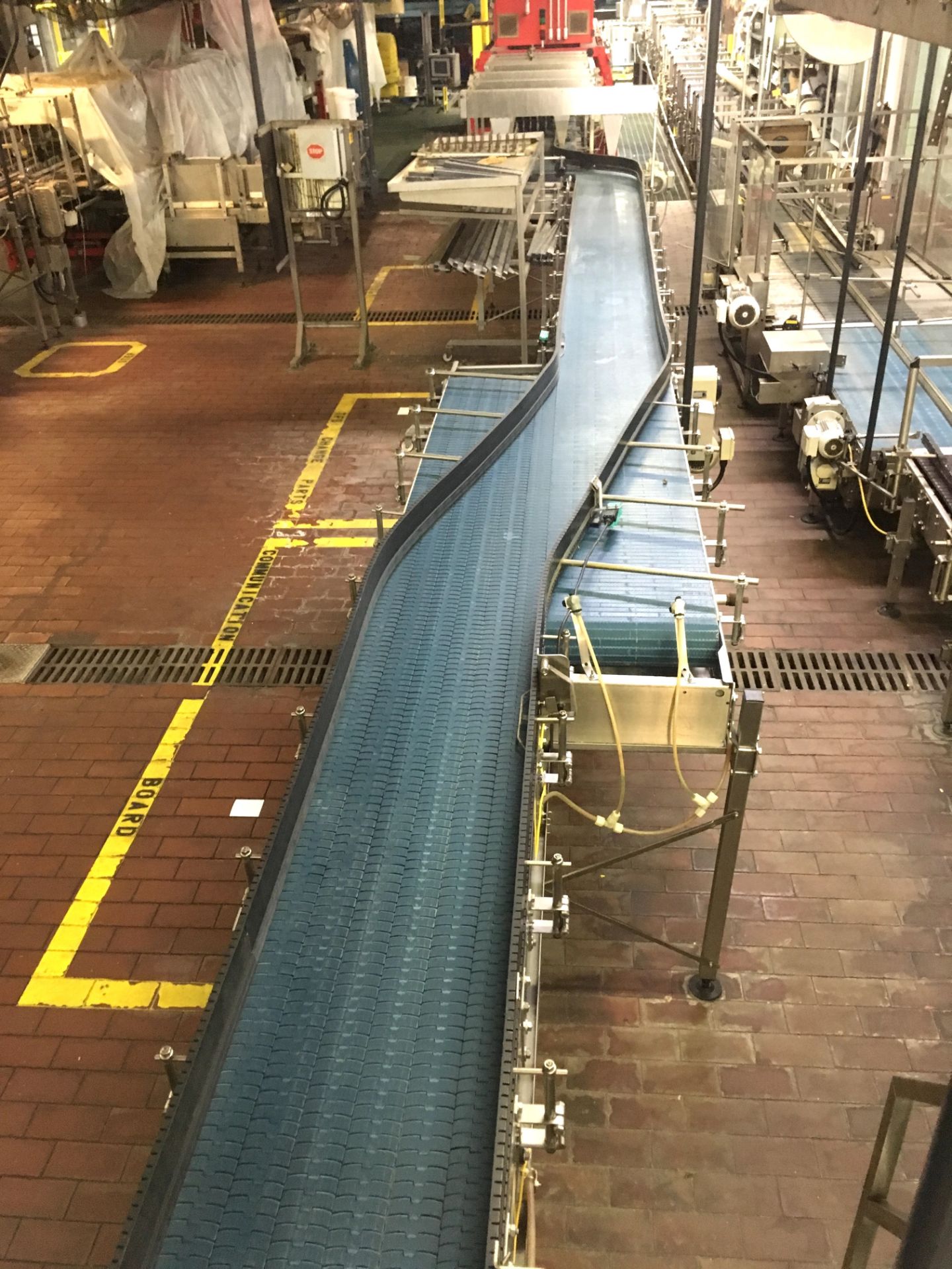 Lot of Bottle Conveyor from Accumulation Table to Packers, 8 foot long - 4.5" transition to 15" - Image 9 of 10