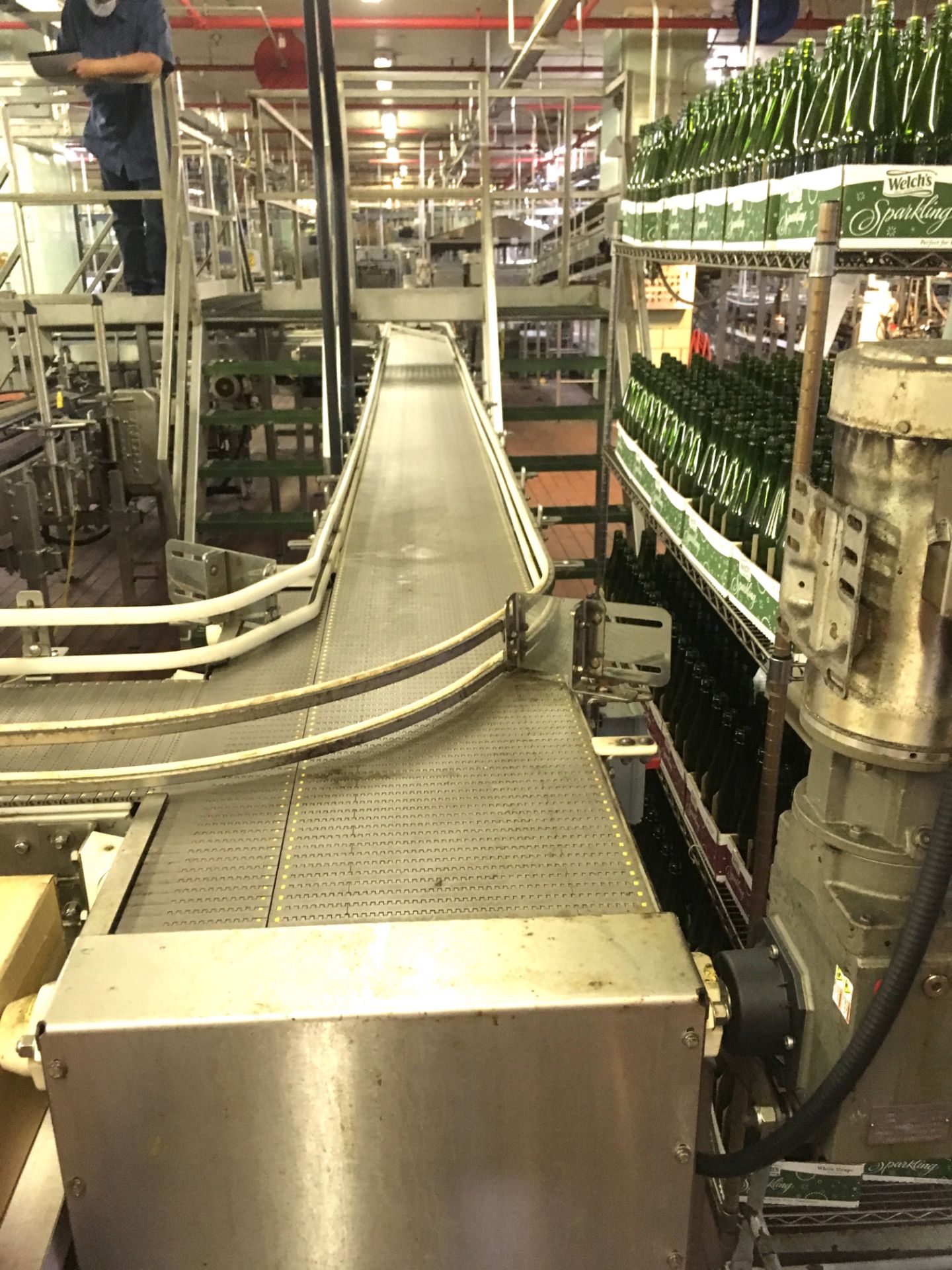 Lot of Bottle Conveyor from Accumulation Table to Packers, 8 foot long - 4.5" transition to 15" - Image 5 of 10