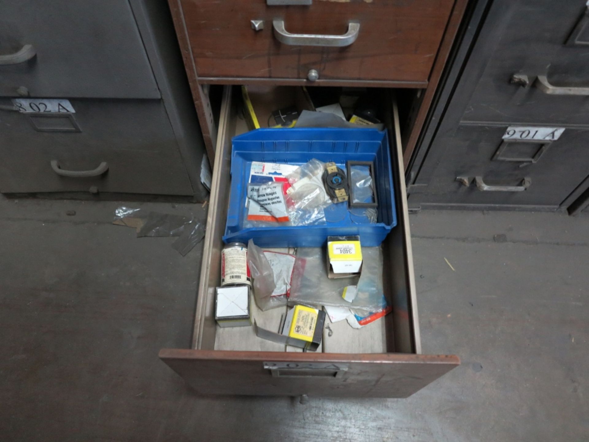 LOT - (2) 2-DRAWER FILE CABINETS - Image 5 of 5