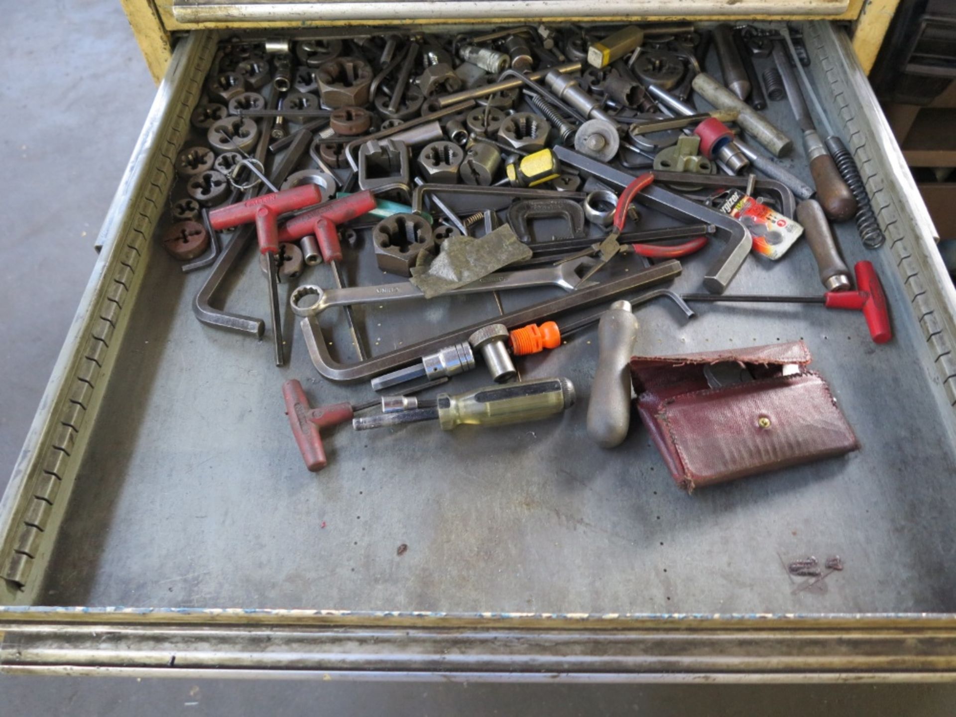 TOOL BOX W/ CONTENTS - Image 4 of 7