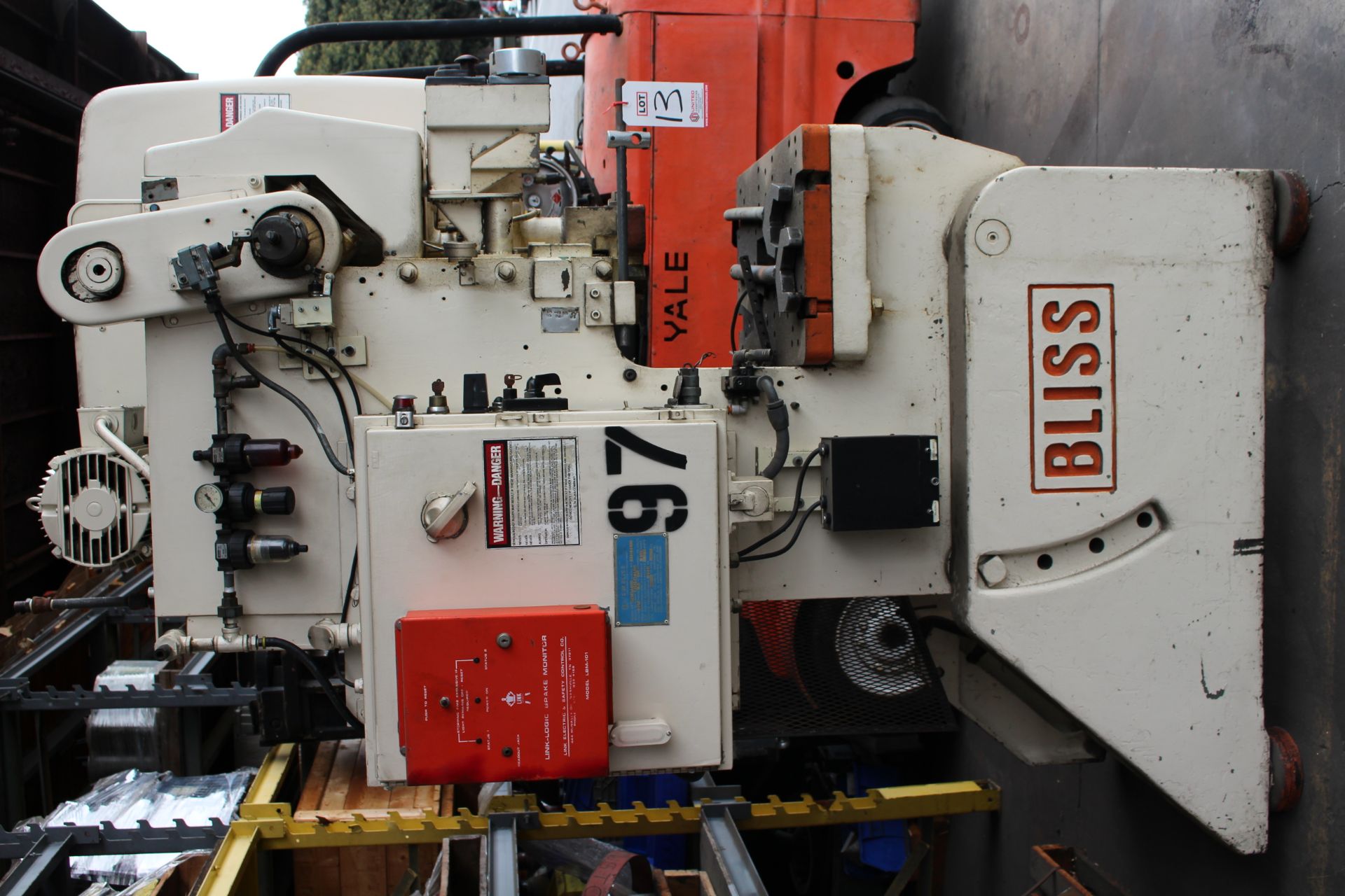 BLISS MODEL C-35 OBI PUNCH PRESS, 35 TON CAPACITY, AIR CLUTCH, S/N H65563, PRESS #97 - Image 3 of 6