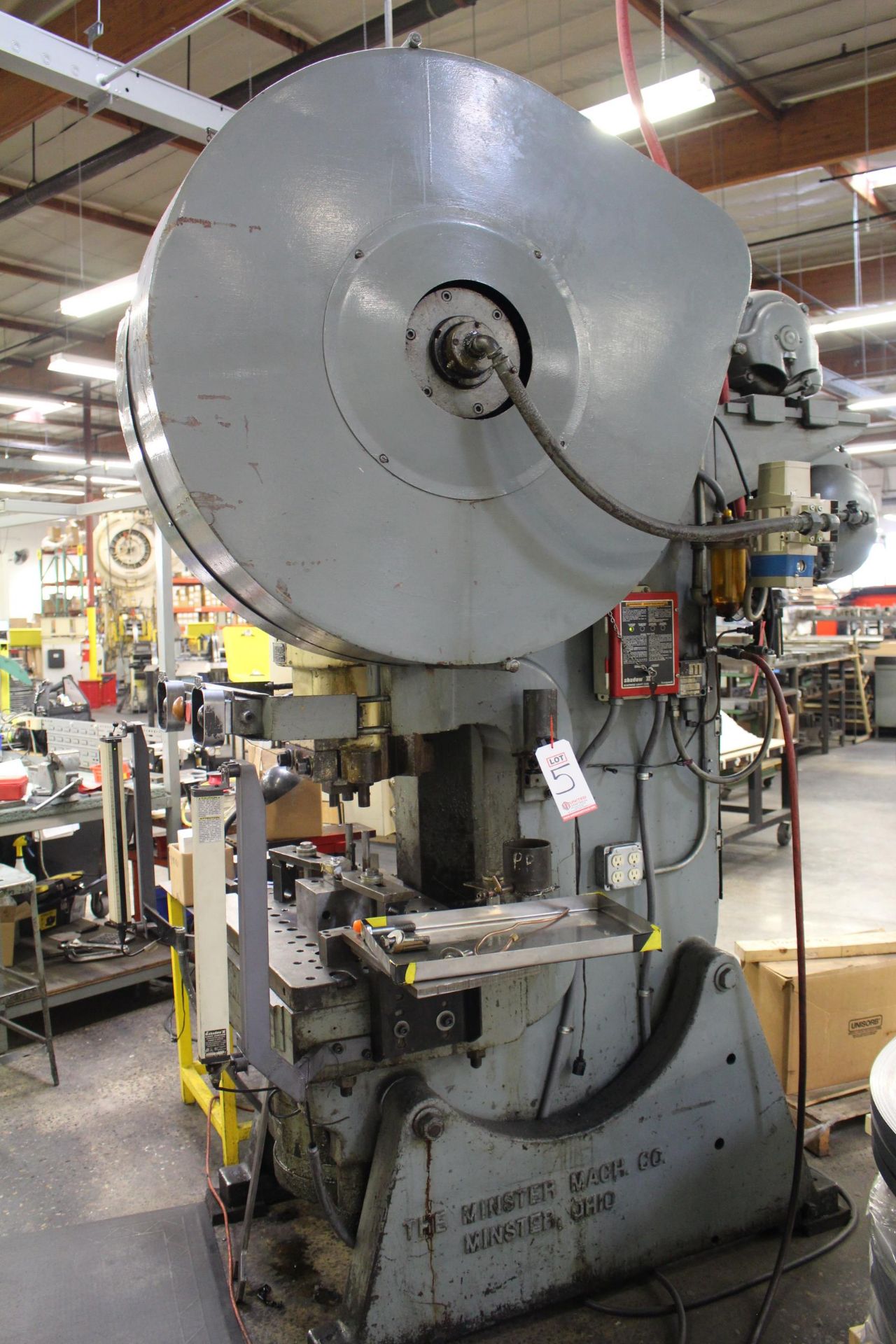 MINSTER MODEL 6 OBI PUNCH PRESS, 60 TON CAPACITY, 45 SPM, 6" STOKE, 3" SLIDE ADJUSTMENT, WINTRISS - Image 4 of 11