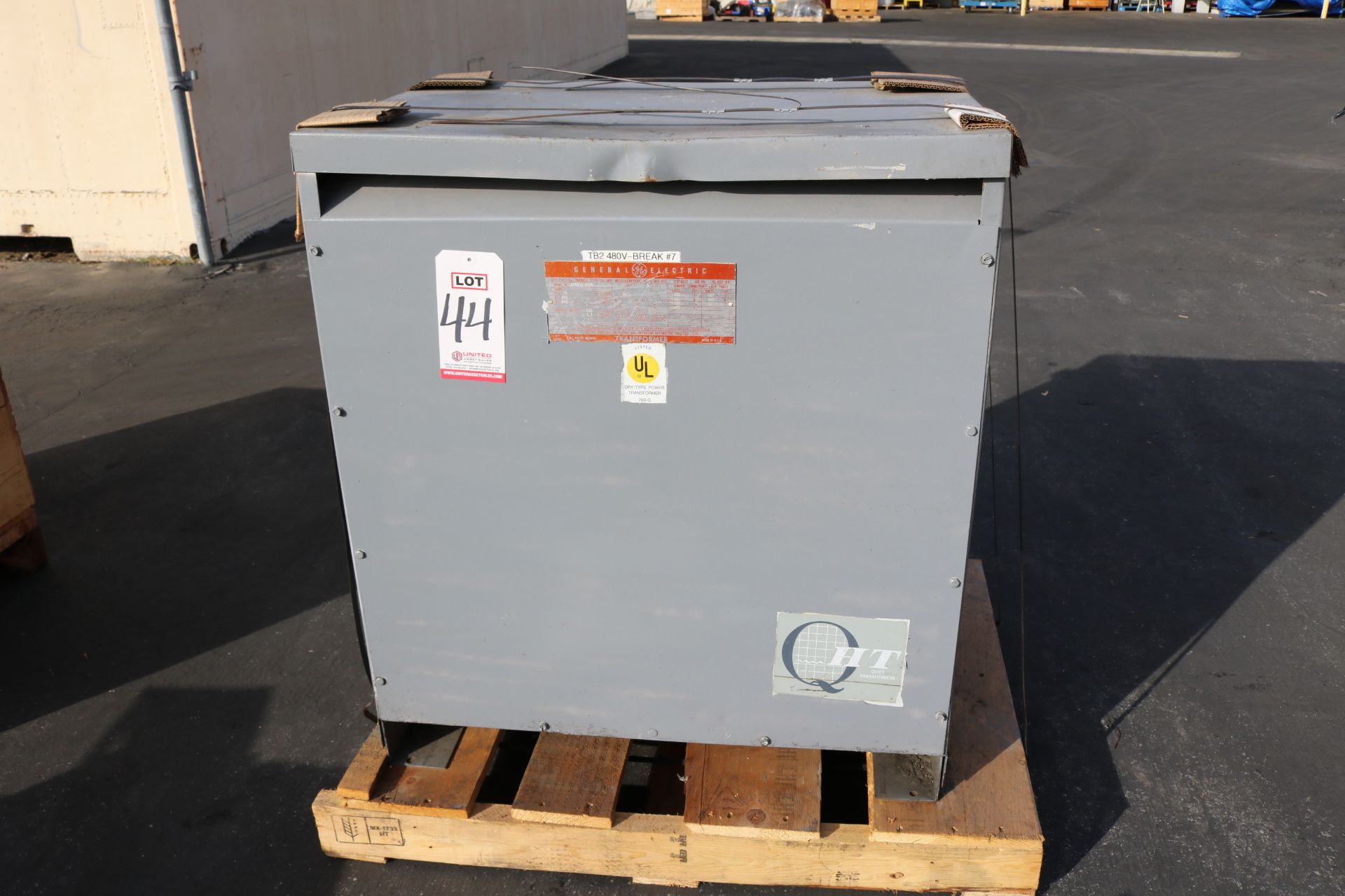 GENERAL ELECTRIC DRY-TYPE POWER TRANSFORMER, MODEL 9123 B 3884, 75 KVA