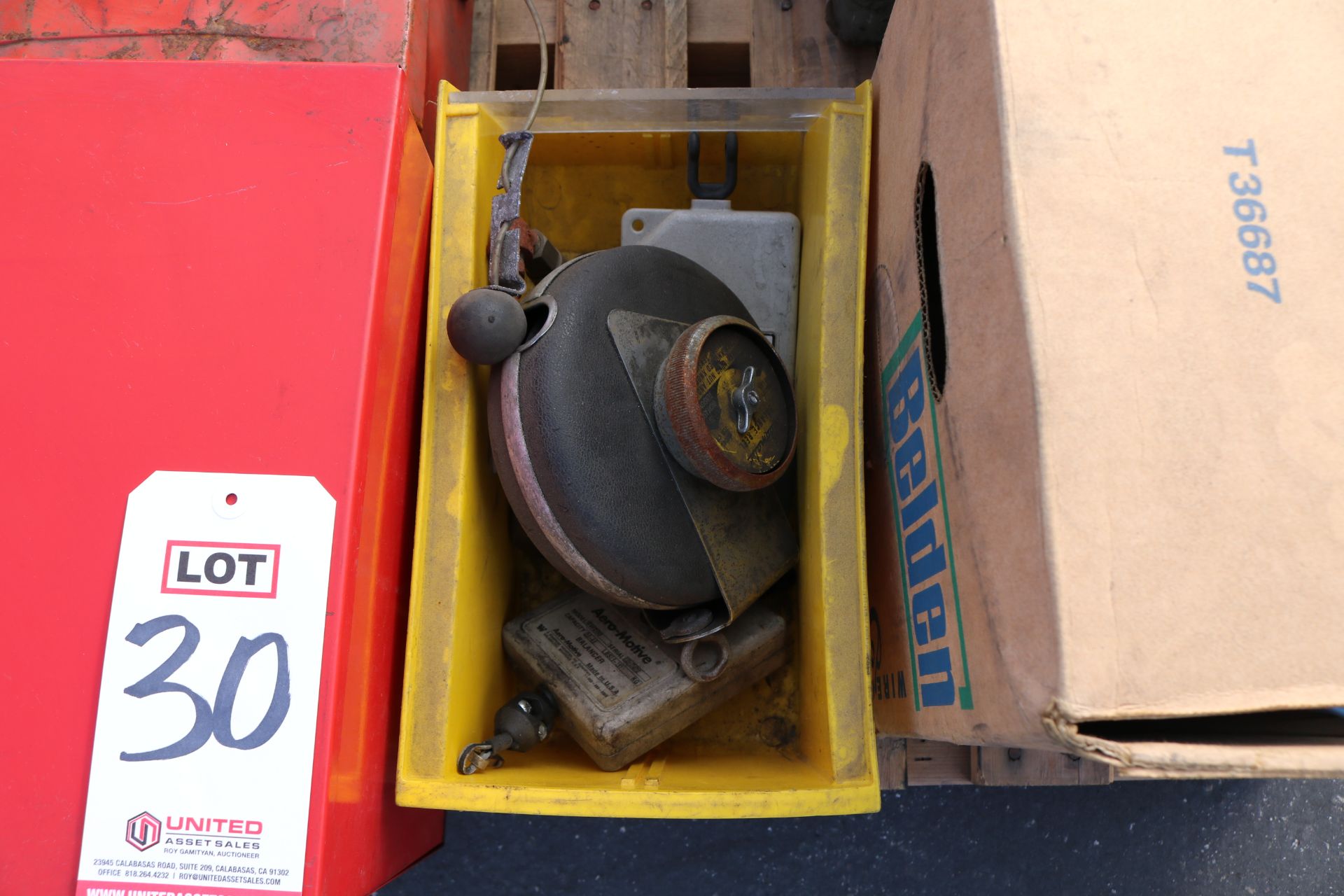 LOT - PALLET OF TOOLS: ELECTRIC CHAIN SAW, HYDRAULIC BENDERS, ETC. - Image 7 of 7