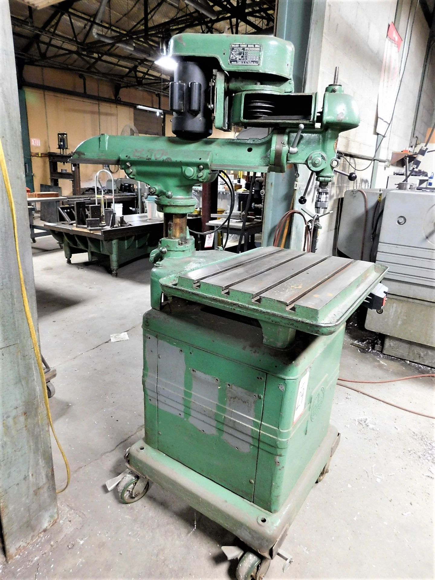 WALKER-TURNER RADIAL DRILL, FLOOR MODEL ON HEAVY DUTY LOCKING CASTERS, W/ ACCUPRO SPEED CHUCK - Image 2 of 5