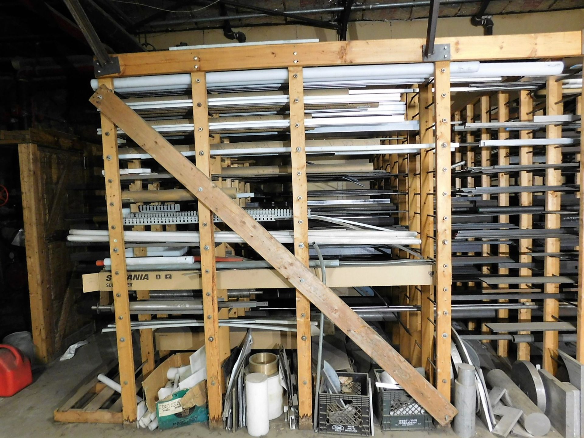 LOT - ENORMOUS QUANTITY OF USEABLE MATERIAL, WITH OR WITHOUT BOLT-TOGETHER RACK. MATERIAL INCLUDES - Image 9 of 12