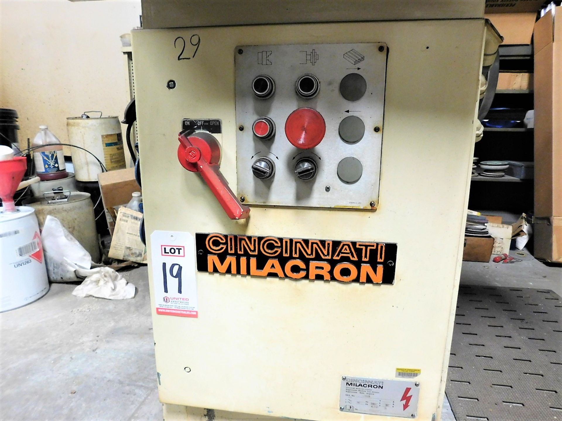 CINCINNATI MILACRON 6" X 36" NO. 2MT TOOL AND CUTTER GRINDER, S/N F5971 - Image 4 of 7