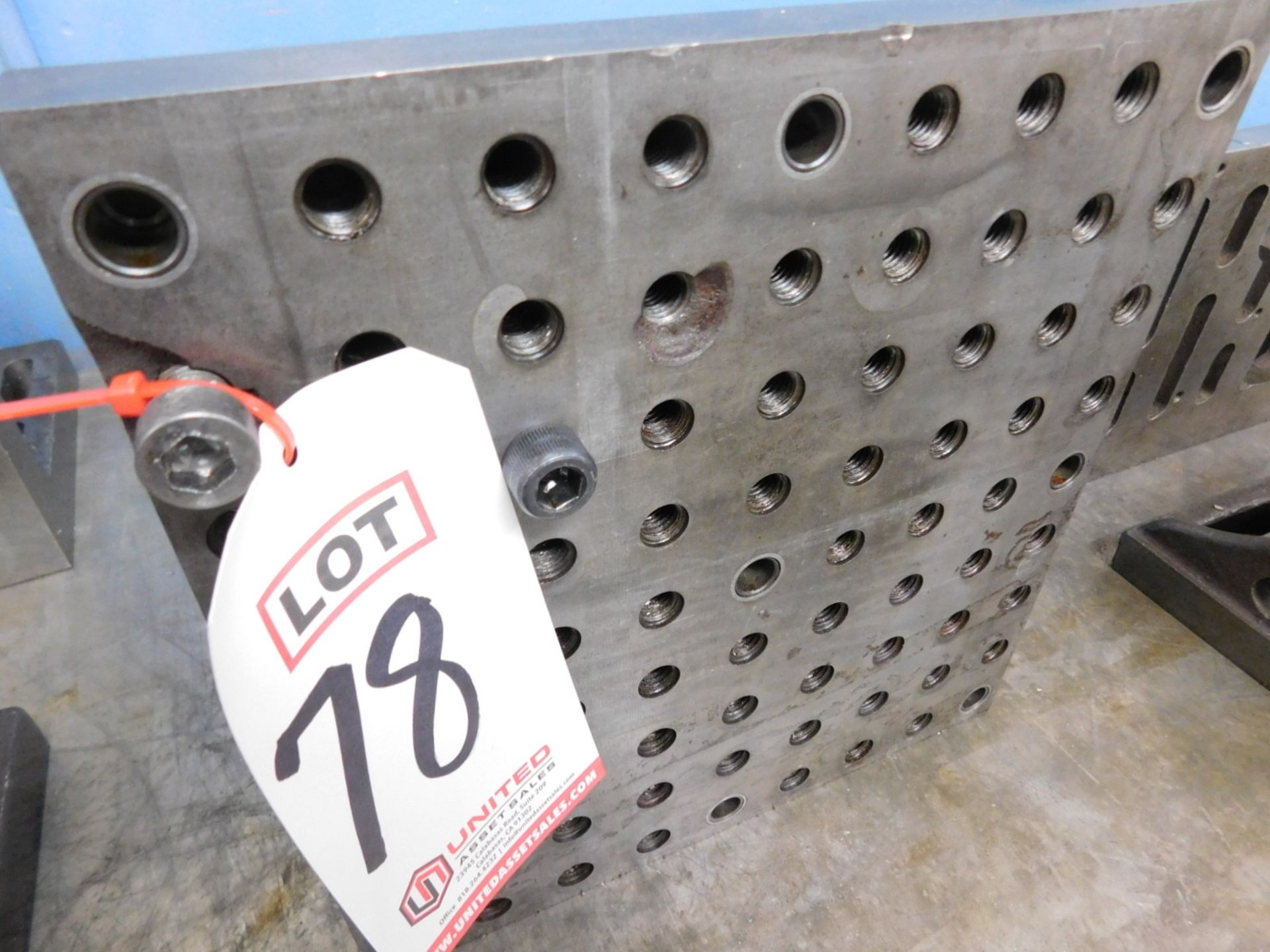 RIGHT ANGLE PLATE W/ (APPROX) 81 THREADED HOLES