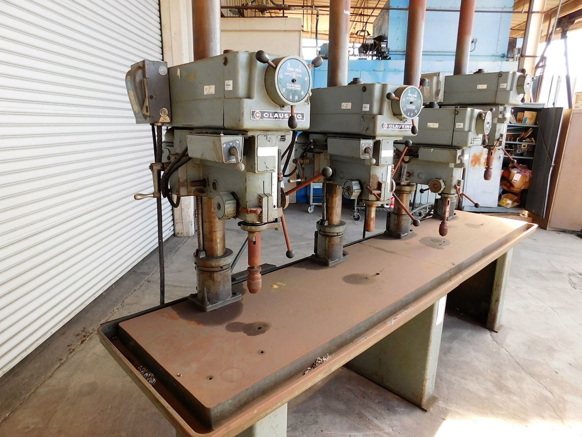 CLAUSING 4-HEAD DRILL PRESS BENCH, W/ (4) MODEL 2286 20" VARIABLE SPEED DRILL PRESSES, WORKTOP - Image 2 of 4