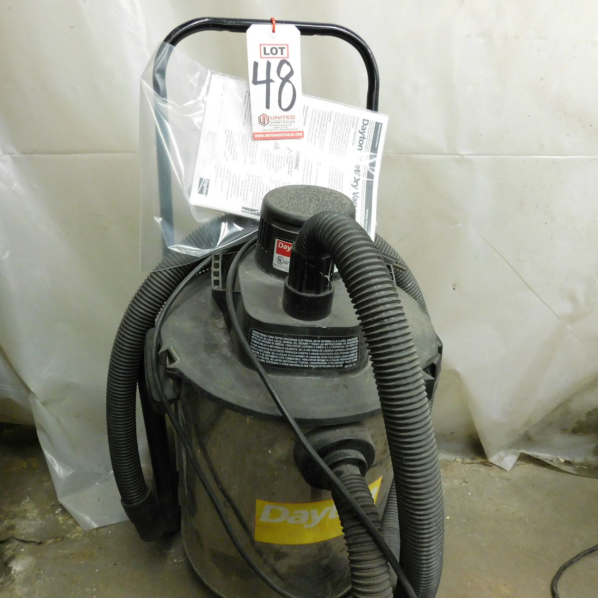 DAYTON WET/DRY VACUUM, MODEL 2Z973E