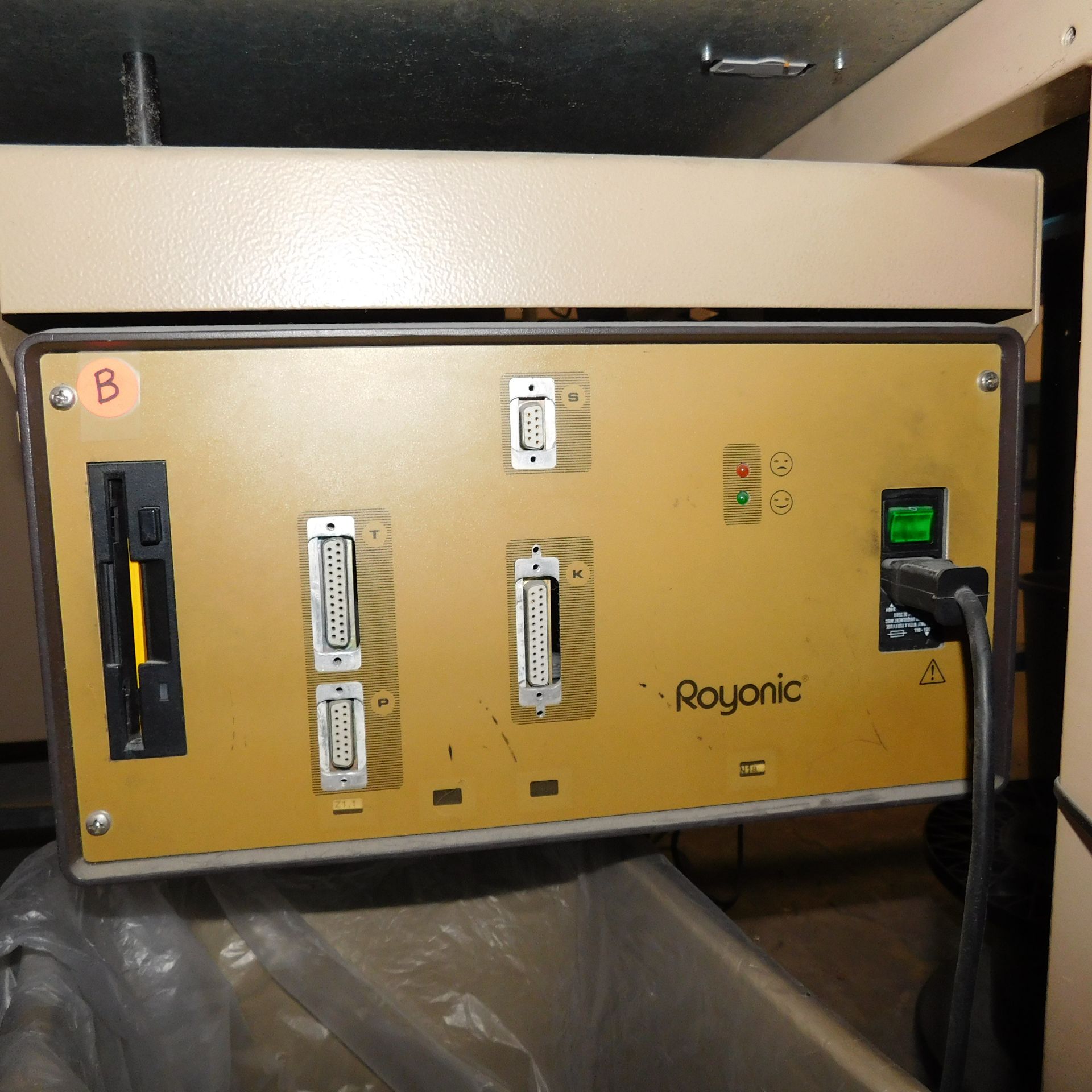 ROYONIC LARGE COMPONENT PLACEMENT MACHINE WORK STATION - Image 2 of 2