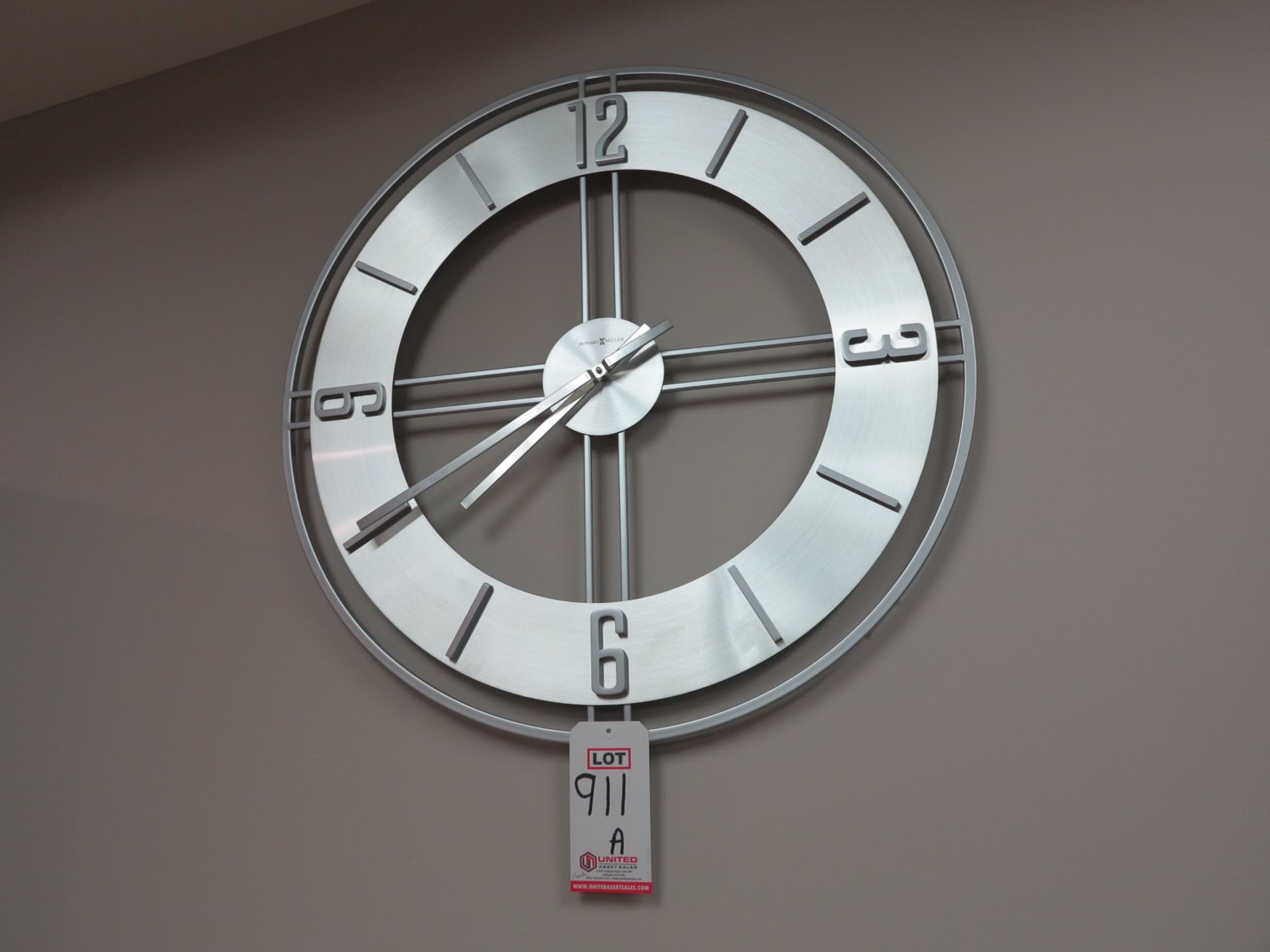 30" STAINLESS STEEL WALL CLOCK