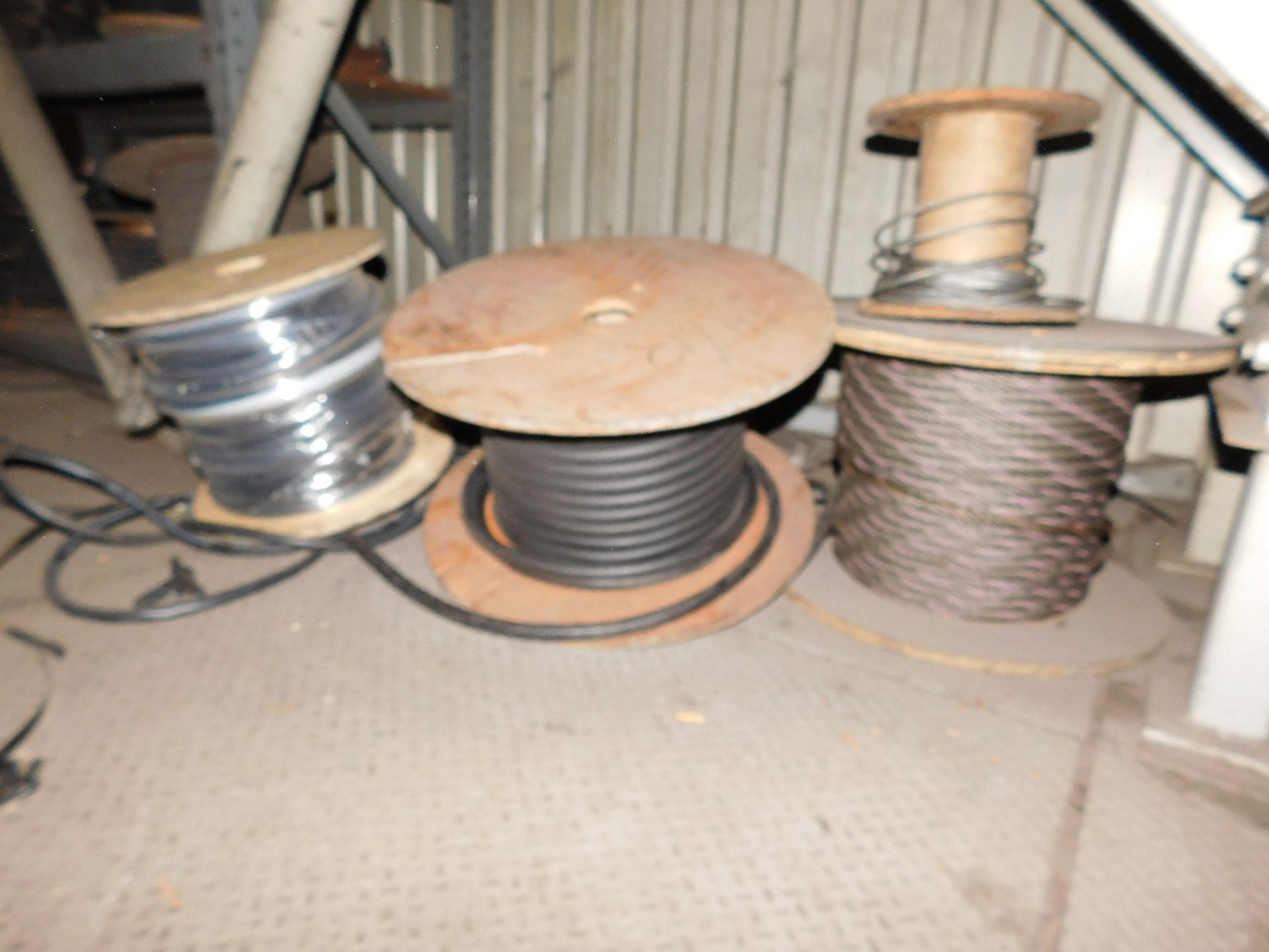 LOT - CONTENTS OF RACK ONLY: WIRE SPOOLS, PLUS SPOOLS ON FLOOR NEXT TO RACK (RACK NOT INCLUDED) - Image 2 of 3