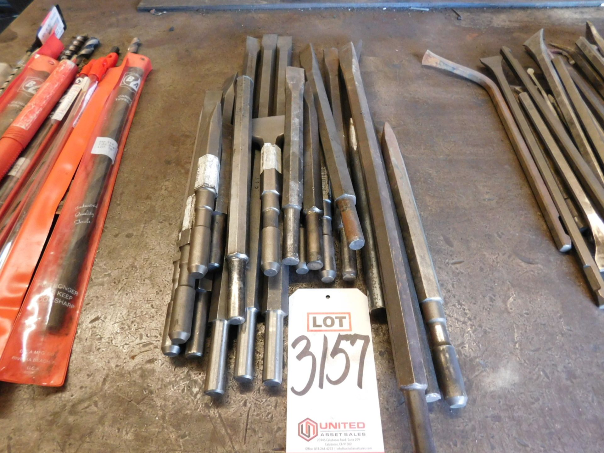 LOT - MISC SMALL JACKHAMMER BITS