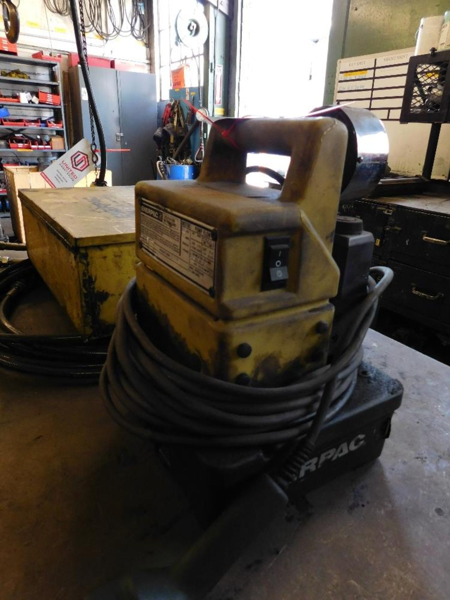 ENERPAC HYDRAULIC PUMP, MODEL PME10427, W/ CASE AND ACCESSORIES - Image 2 of 5