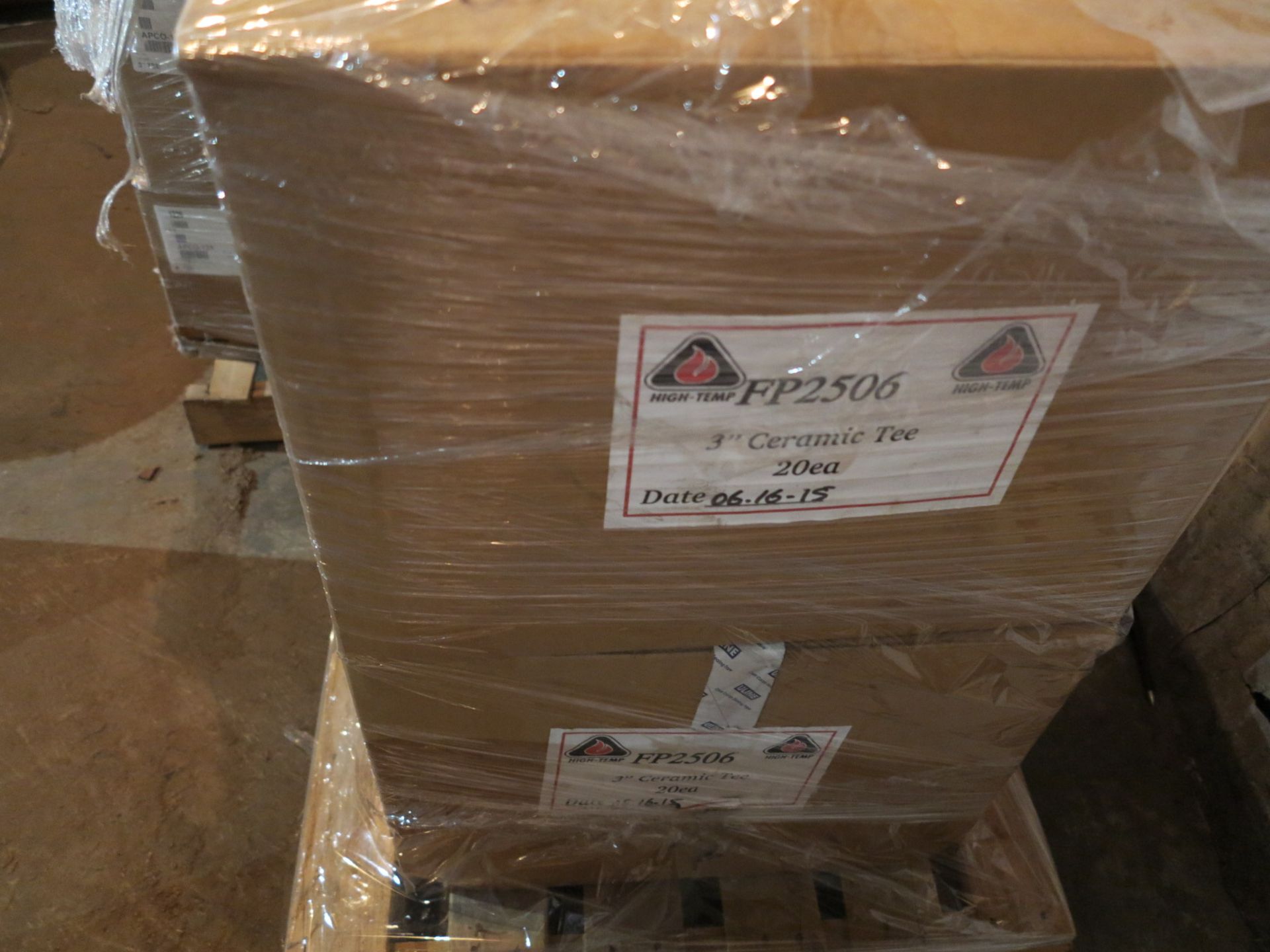 LOT - (6) PALLETS OF FOSECO EXOTHERMIC INSULATION SLEEVES AND AKRON PORCELAIN PRODUCTS, SEE PHOTOS - Image 6 of 6