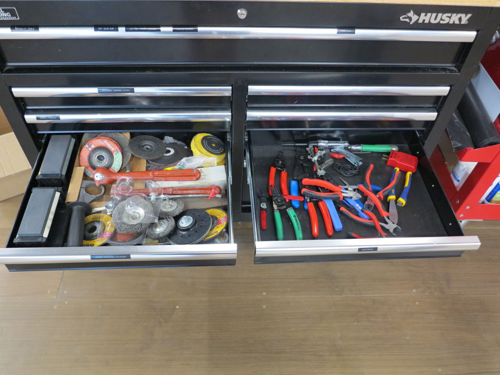 HUSKY 9-DRAWER TOOL BOX W/ CONTENTS - Image 5 of 6