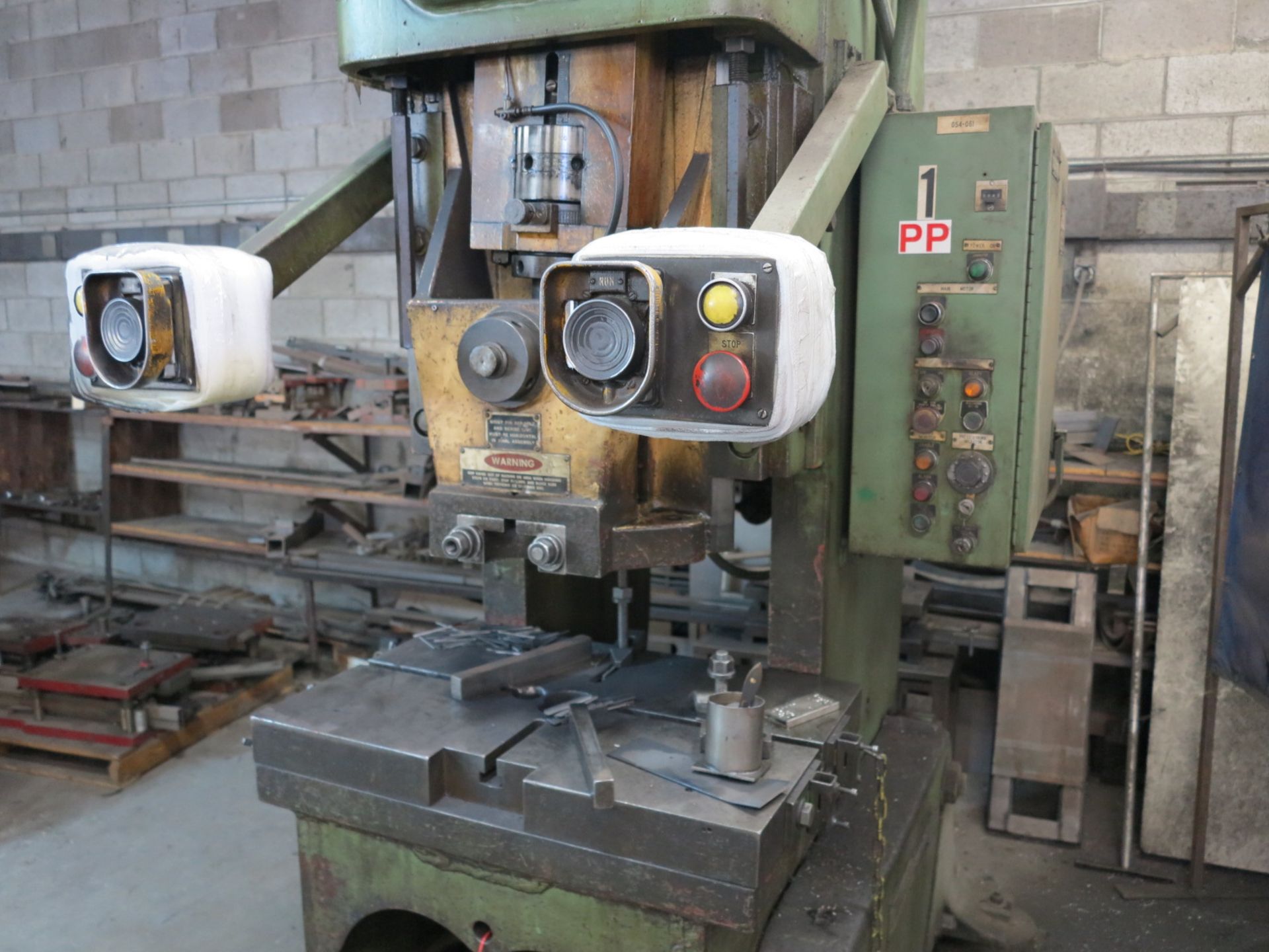 CLEARING TORC-PAC PUNCH PRESS, MODEL 60T-701-OBI, 60-TON, 90 SPM, CART WITH PUNCH PRESS DIES - Image 4 of 6