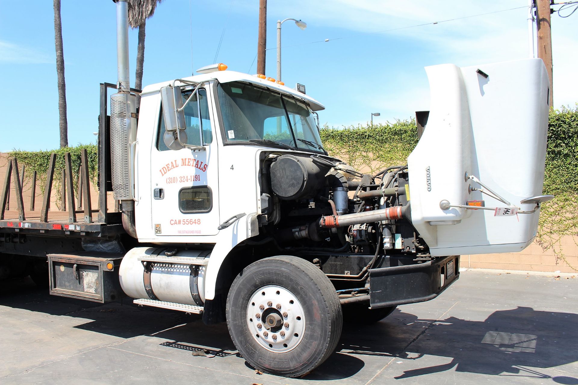 1996 VOLVO STAKE BED TRUCK, 24’ BED, CUMMINGS 94 M11-330E DIESEL ENGINE, ONLY 128,612 MILES - Image 2 of 19