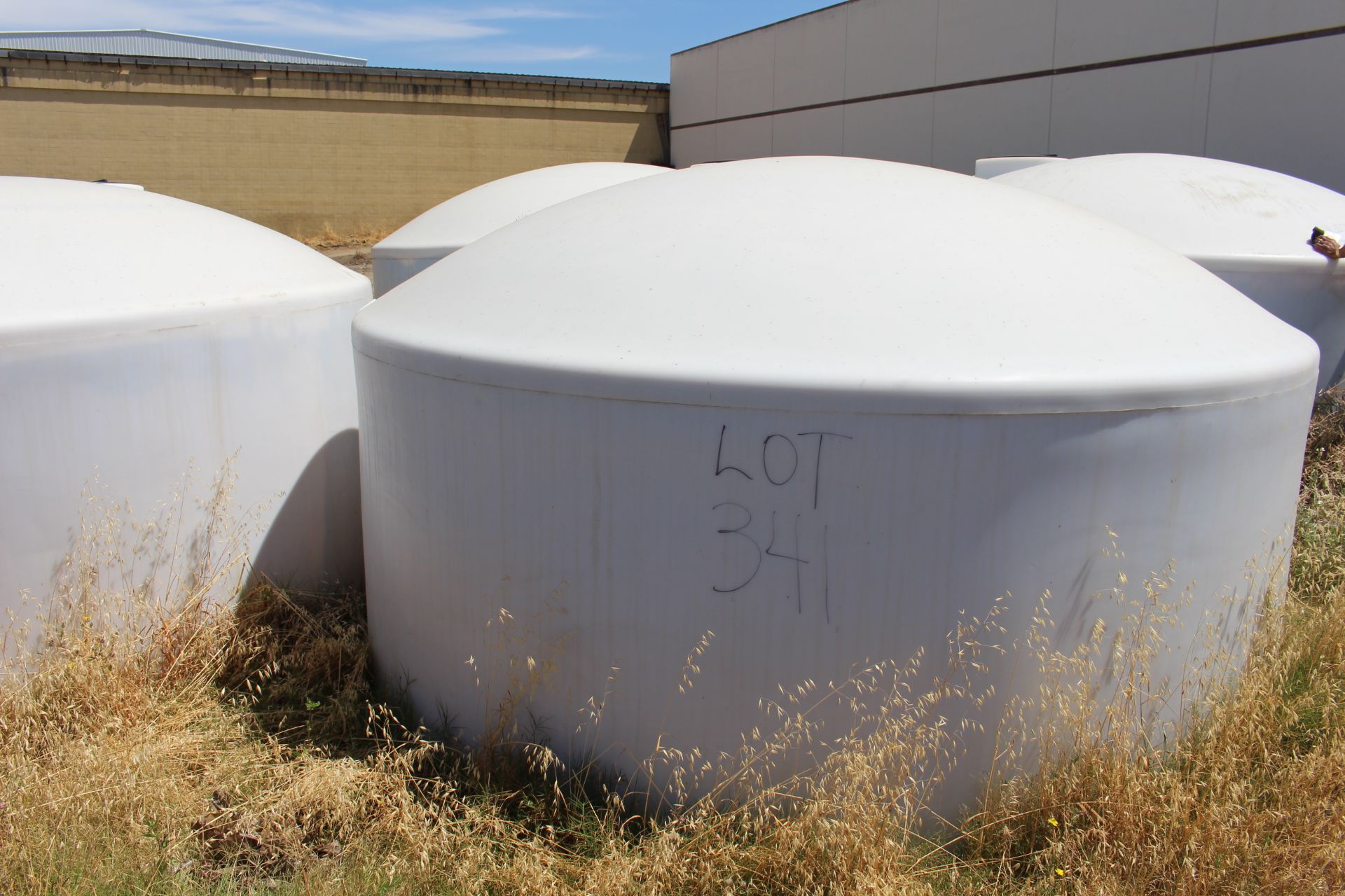 PLASTIC WATER TANK