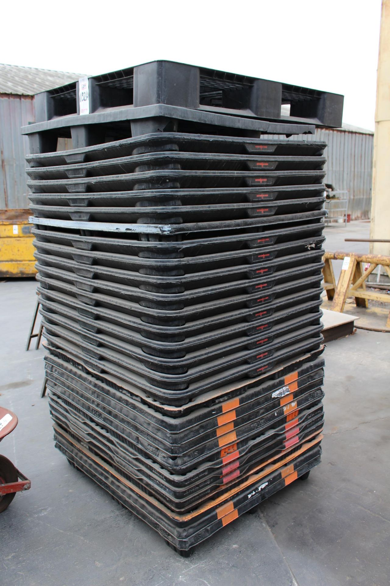 PLASTIC PALLETS