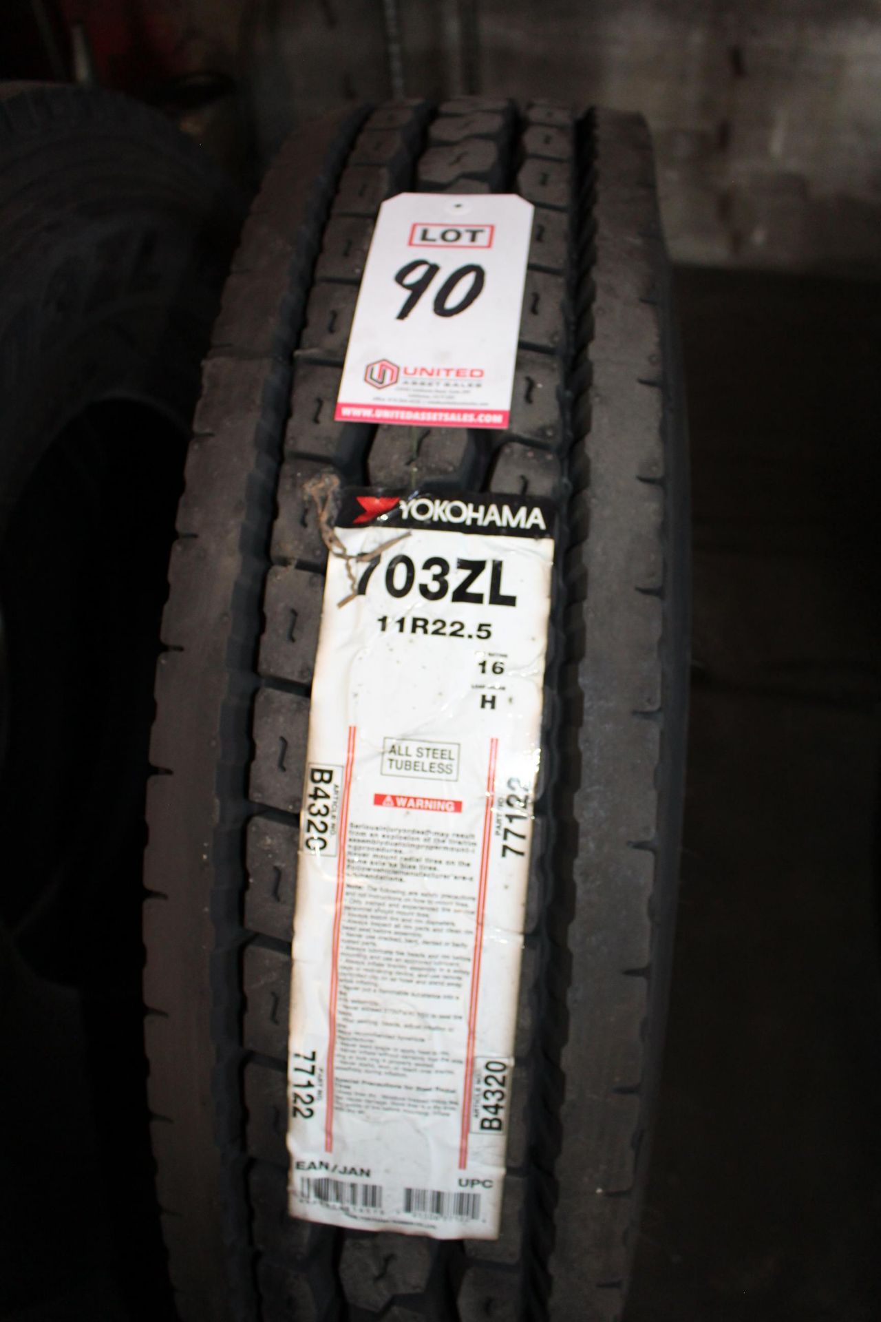 YOKOHAMA 703ZL 11R22.5 TRUCK TIRE, PART NO. 77122, ALL STEEL TUBELESS