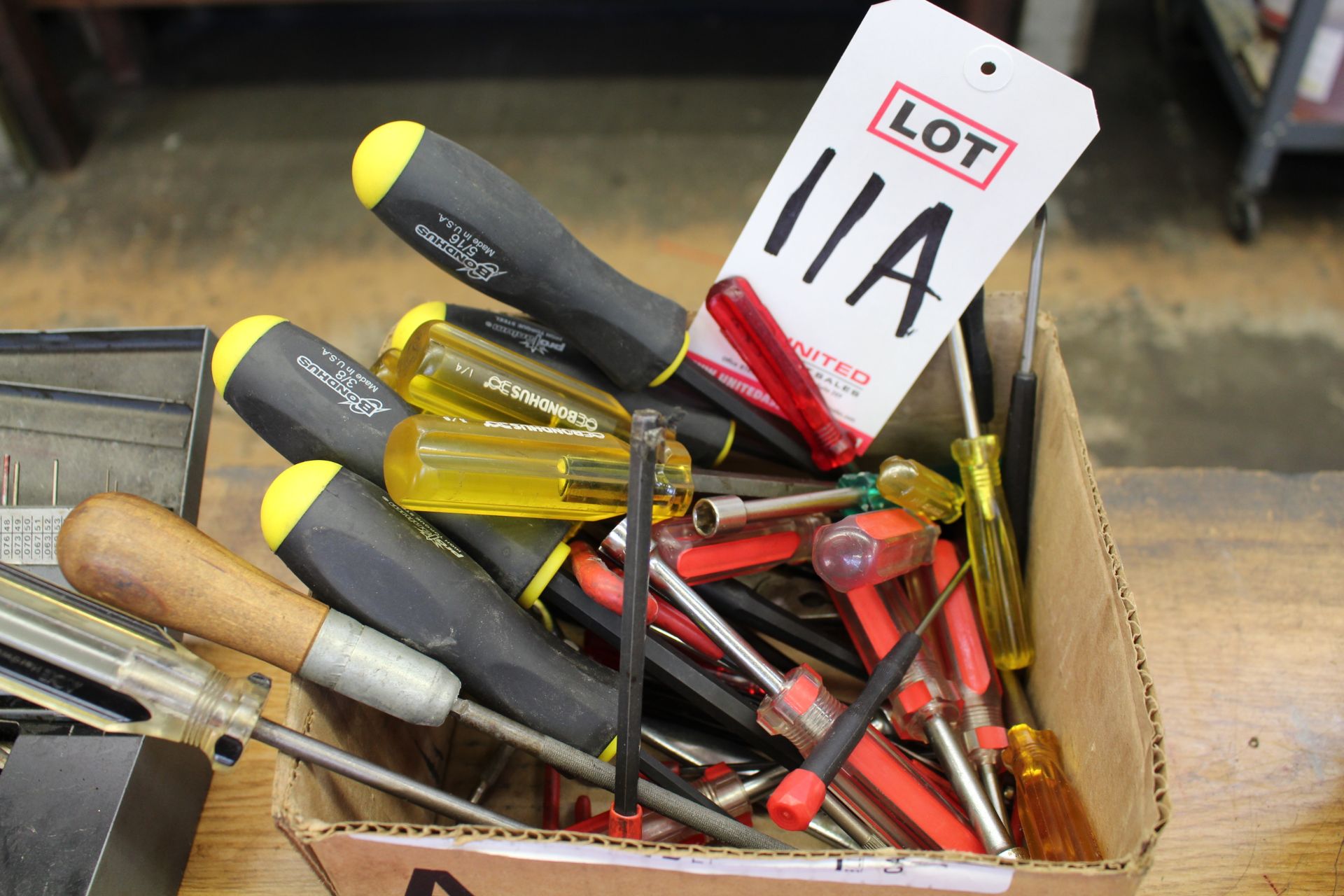 LOT - ASSORTED TOOLS